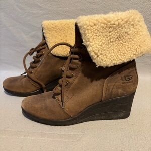 UGG Zea Brown Leather Shearling Women's Wedge Lace-Up Boots size 9